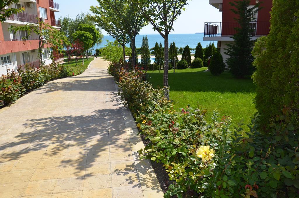 Single Private Apartments In Marina View Fort Beach Sveti Vlas Esterno foto
