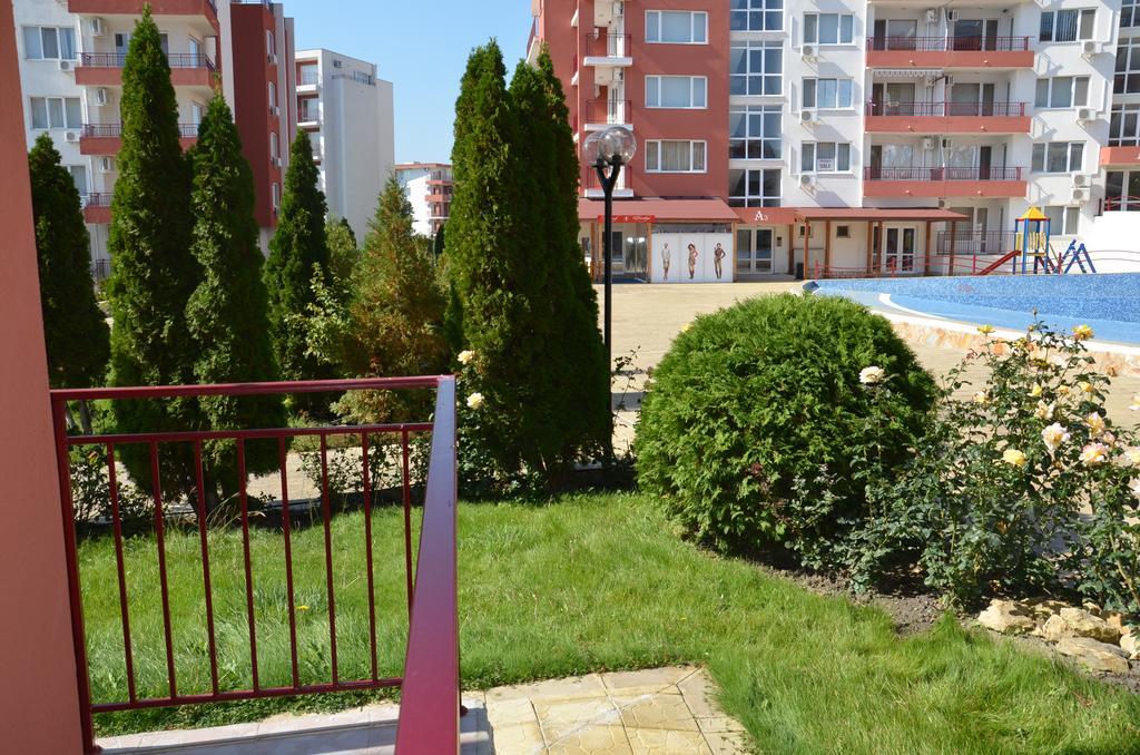 Single Private Apartments In Marina View Fort Beach Sveti Vlas Esterno foto