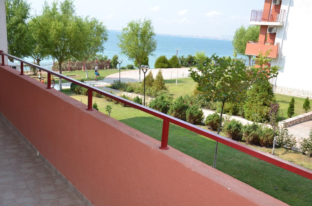 Single Private Apartments In Marina View Fort Beach Sveti Vlas Esterno foto