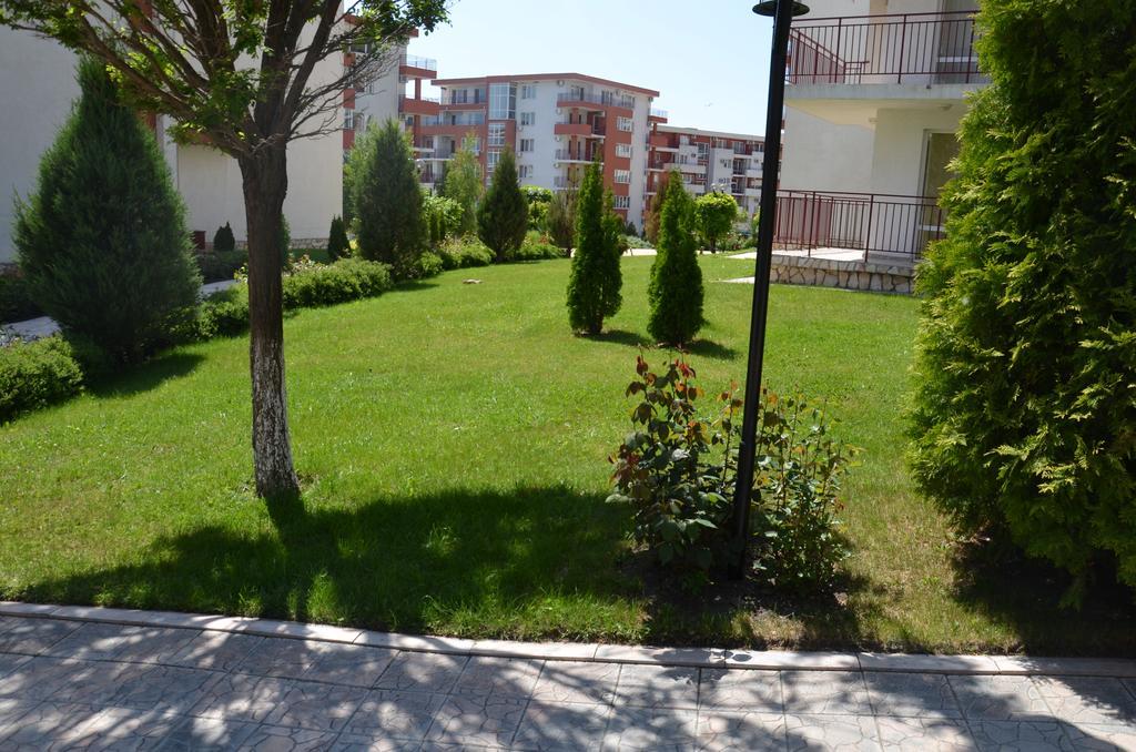 Single Private Apartments In Marina View Fort Beach Sveti Vlas Esterno foto
