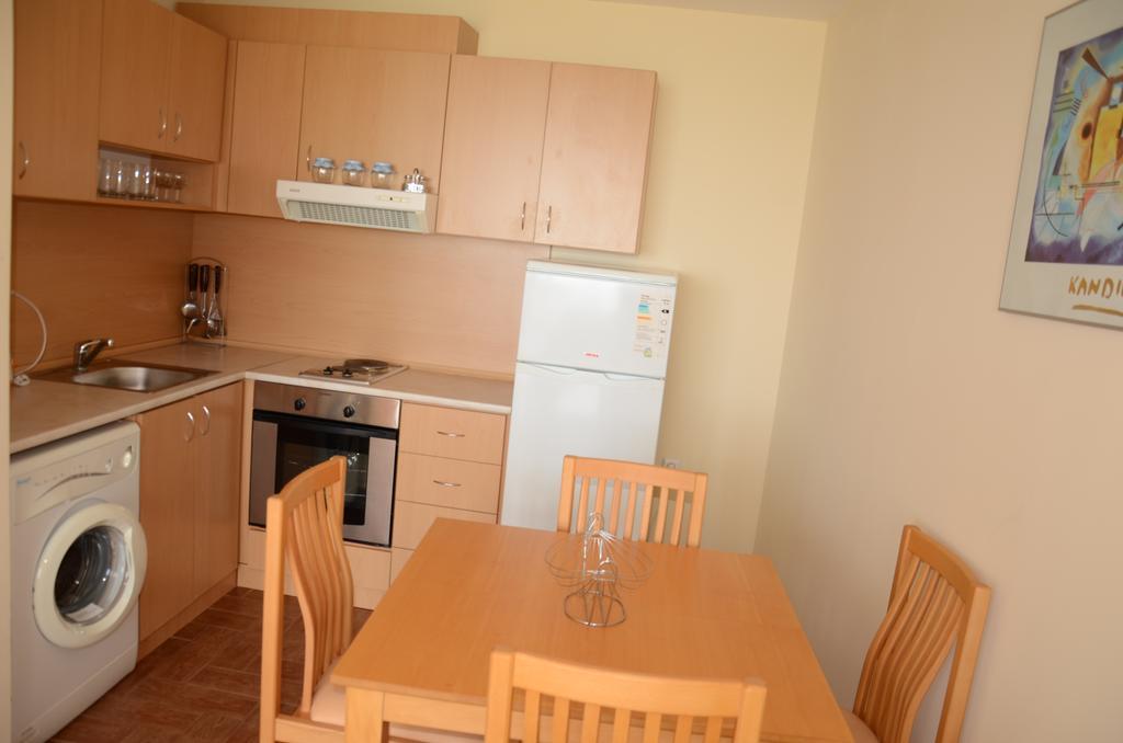 Single Private Apartments In Marina View Fort Beach Sveti Vlas Esterno foto