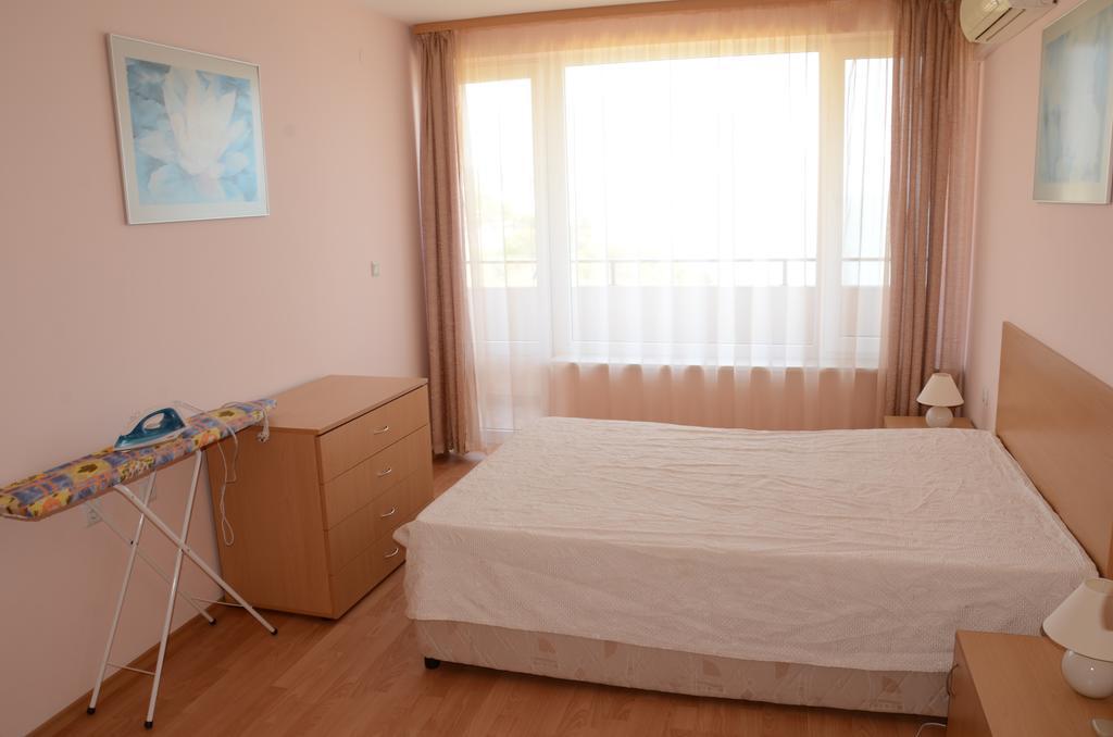Single Private Apartments In Marina View Fort Beach Sveti Vlas Esterno foto