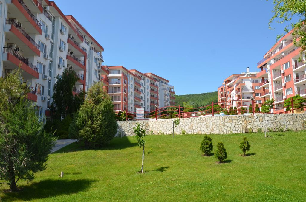 Single Private Apartments In Marina View Fort Beach Sveti Vlas Esterno foto