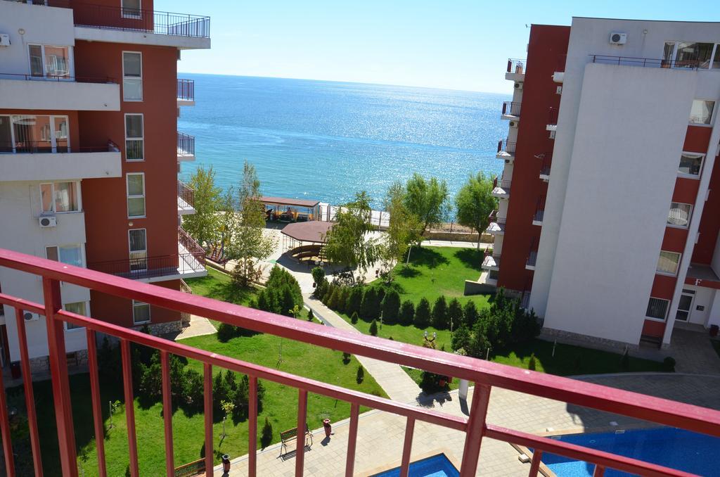 Single Private Apartments In Marina View Fort Beach Sveti Vlas Esterno foto