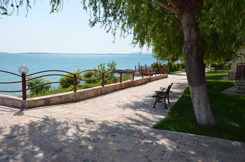 Single Private Apartments In Marina View Fort Beach Sveti Vlas Esterno foto