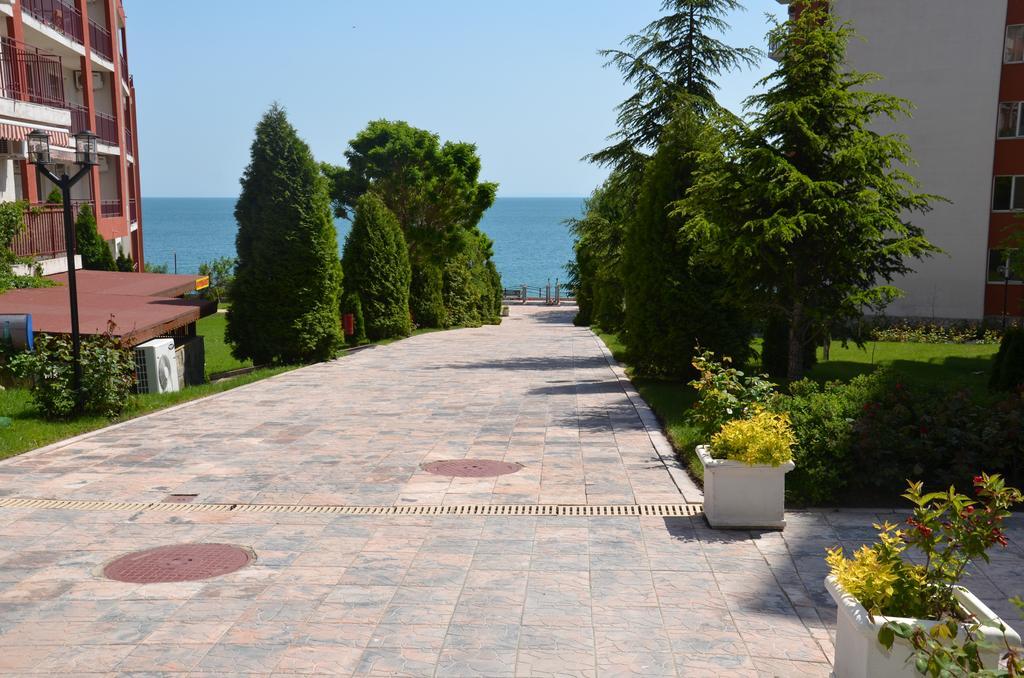 Single Private Apartments In Marina View Fort Beach Sveti Vlas Esterno foto