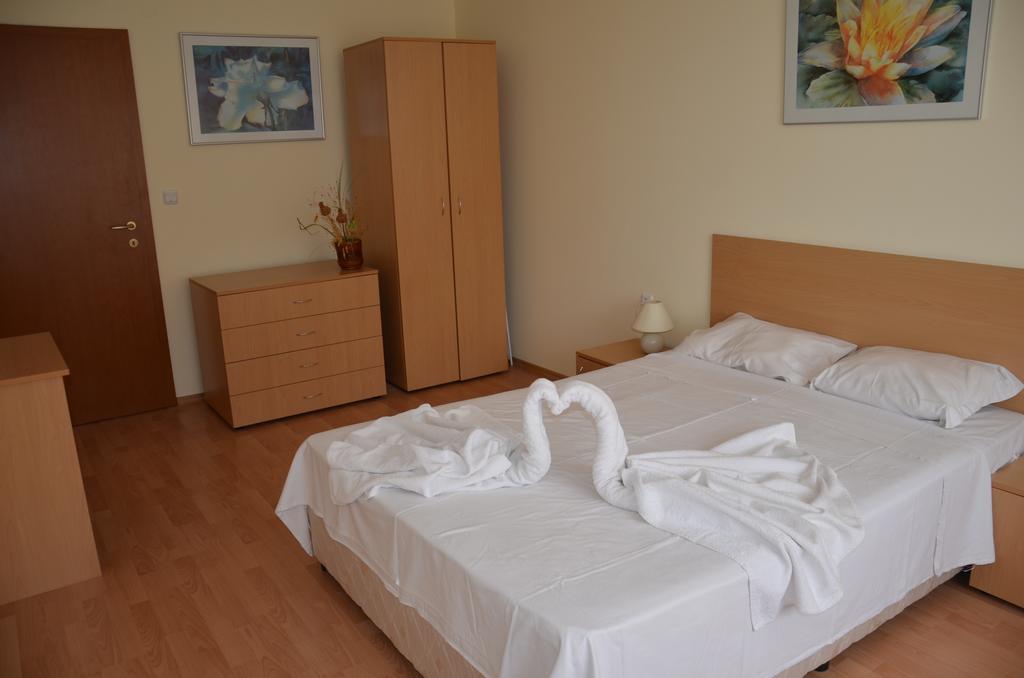 Single Private Apartments In Marina View Fort Beach Sveti Vlas Esterno foto