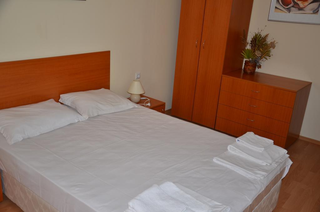 Single Private Apartments In Marina View Fort Beach Sveti Vlas Esterno foto